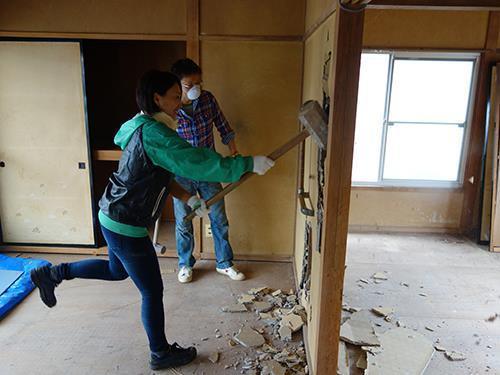 「住宅解剖」によって介護器具を取り付ける際のノウハウを住宅構造から習得する