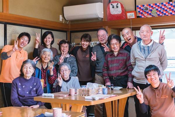 職員の皆さんと利用者さんたち